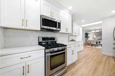 115 Bucknell Road, West Sayville, NY 11796 - Photo 5