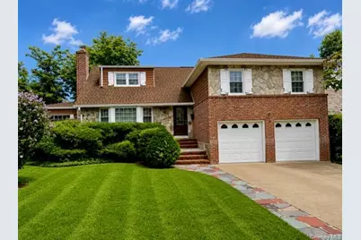 288 Brower Avenue, Rockville Centre, NY 11570 - Photo 3