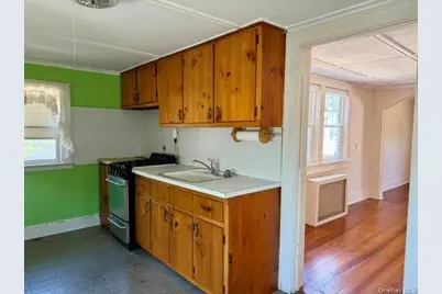 34 Union Ave Avenue #2, Patchogue, NY 11772 - Photo 3