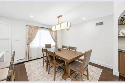 4 Balsam Drive, Hicksville, NY 11801 - Photo 11