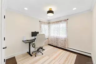 4 Balsam Dr, Hicksville, NY 11801 - Photo 23