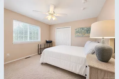 333 Prairie Court, Manorville, NY 11949 - Photo 17