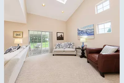 333 Prairie Court, Manorville, NY 11949 - Photo 7
