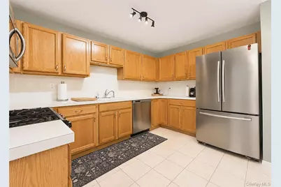 333 Prairie Court, Manorville, NY 11949 - Photo 5