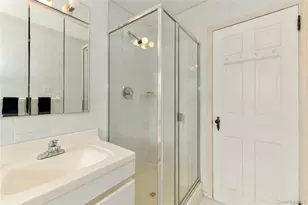175-19 74th Ave, Fresh Meadows, NY 11366 - Photo 15