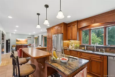 31 Eastwood Drive, North Babylon, NY 11703 - Photo 13