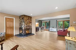 31 Eastwood Dr, North Babylon, NY 11703 - Photo 5
