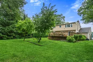 31 Eastwood Dr, North Babylon, NY 11703 - Photo 31