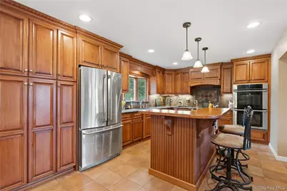 31 Eastwood Drive, North Babylon, NY 11703 - Photo 11