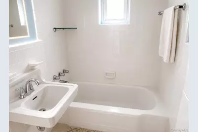 220 Pelham Road #2H, New Rochelle, NY 10805 - Photo 7