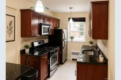 220 Pelham Road #2H, New Rochelle, NY 10805 - Photo 3