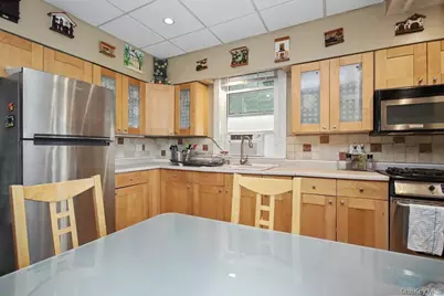 127 Wickes Avenue, Yonkers, NY 10701 - Photo 21