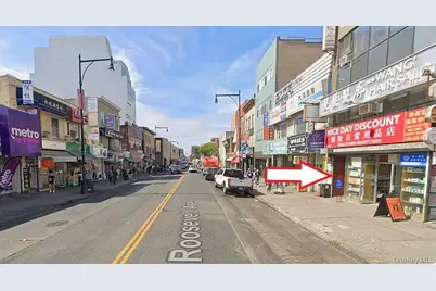 136-87 Roosevelt Avenue #1st FL, Flushing, NY 11354 - Photo 3