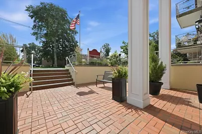 250 N Village Avenue #B2, Rockville Centre, NY 11570 - Photo 3