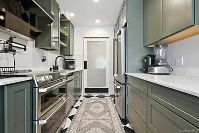 250 N Village Avenue #B2, Rockville Centre, NY 11570 - Photo 9