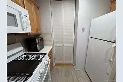 395 Westchester Avenue #6O, Port Chester, NY 10573 - Photo 15