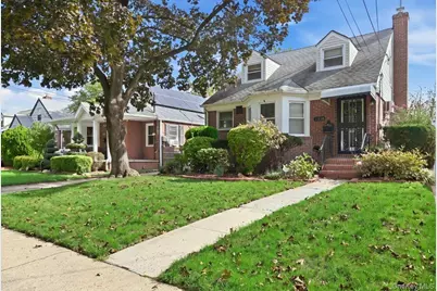 115-09 Parkway Drive, Elmont, NY 11003 - Photo 3