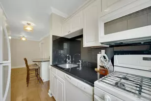 450 Pelham Rd, New Rochelle, NY 10805 - Photo 5