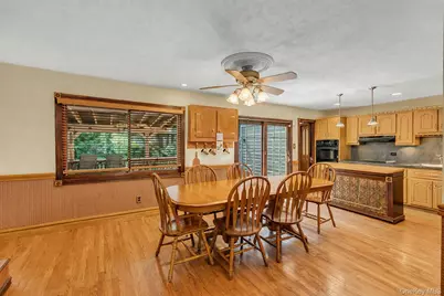 29 Columbine Avenue N, Hampton Bays, NY 11946 - Photo 23