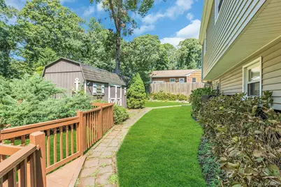 29 Columbine Avenue N, Hampton Bays, NY 11946 - Photo 35