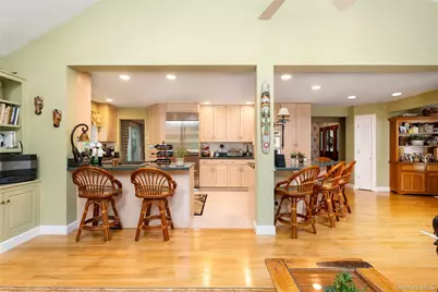 21 Bay Avenue W, Hampton Bays, NY 11946 - Photo 21