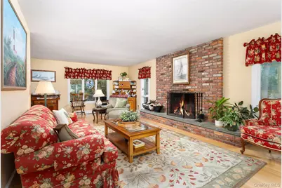 21 Bay Avenue W, Hampton Bays, NY 11946 - Photo 9