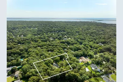 21 Bay Avenue W, Hampton Bays, NY 11946 - Photo 7