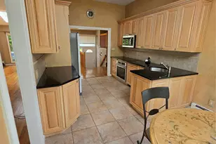 177 Forest Dr, Jericho, NY 11753 - Photo 5