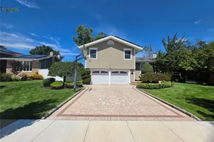 177 Forest Dr, Jericho, NY 11753 - Photo 3