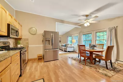 34 Crestwood Lane, Ronkonkoma, NY 11779 - Photo 11