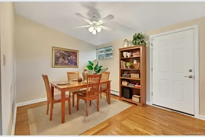 34 Crestwood Lane, Ronkonkoma, NY 11779 - Photo 13