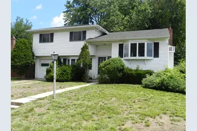 33 W 20th Street, Deer Park, NY 11729 - Photo 1