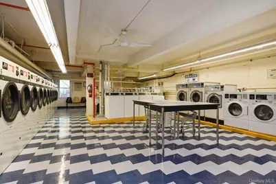 142-05 Roosevelt Avenue #320, Flushing, NY 11354 - Photo 13