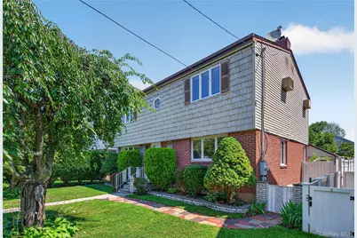 612 Marcellus Road, Williston Park, NY 11596 - Photo 27
