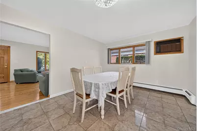 612 Marcellus Road, Williston Park, NY 11596 - Photo 5