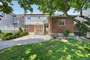 612 Marcellus Rd, Williston Park, NY 11596 - Photo 25