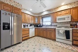 116 Elm St, Valley Stream, NY 11580 - Photo 7