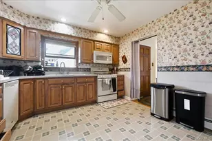 116 Elm St, Valley Stream, NY 11580 - Photo 9