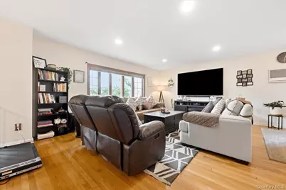 116 Elm Street, Valley Stream, NY 11580 - Photo 3