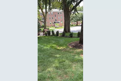 25 Edwards Street #2 E, Roslyn Heights, NY 11576 - Photo 5