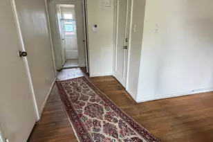 25 Edwards St, Roslyn Heights, NY 11576 - Photo 17