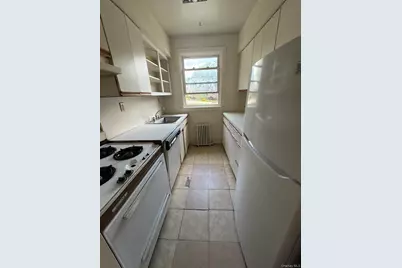 25 Edwards Street #2 E, Roslyn Heights, NY 11576 - Photo 13