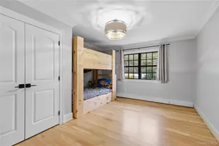 21 Sleepy Ln, Melville, NY 11747 - Photo 5