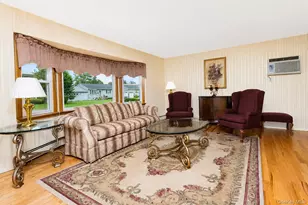 1453 10th St, West Babylon, NY 11704 - Photo 7