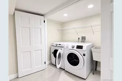 4948 Utopia Parkway, Fresh Meadows, NY 11365 - Photo 9