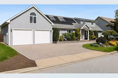 39 Jackson Place, Massapequa, NY 11758 - Photo 3