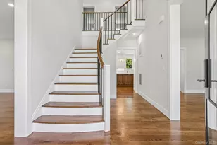 41 Potters Ln, New Rochelle, NY 10805 - Photo 3
