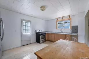 84 State Ave, Wyandanch, NY 11798 - Photo 7