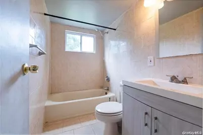 84 State Avenue, Wyandanch, NY 11798 - Photo 9