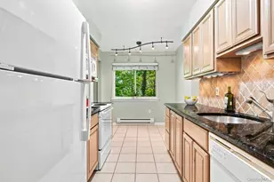 210 Woodland Hills Rd, White Plains, NY 10603 - Photo 7